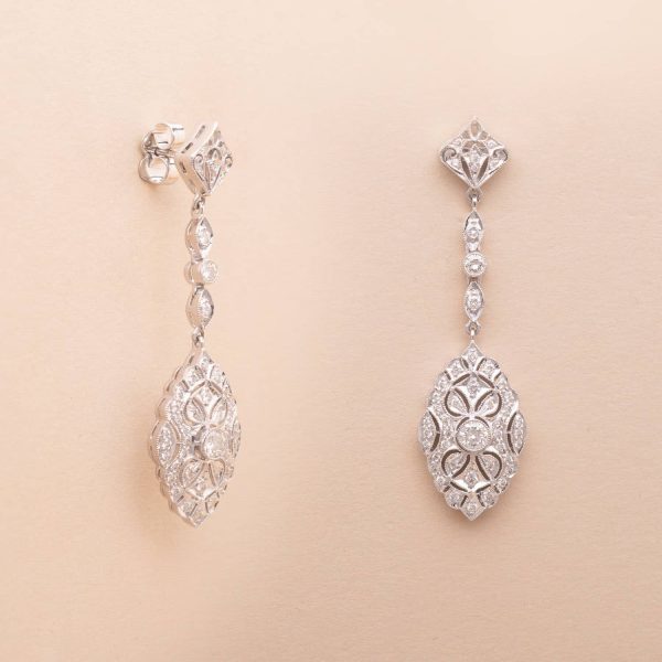 760605_Inaya_Paire de pendants d'oreilles_or_diamants