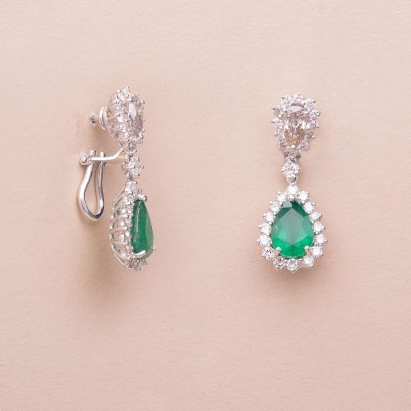 760954_Paire-de-boucles-d'oreilles-or-émeraudes-diamants