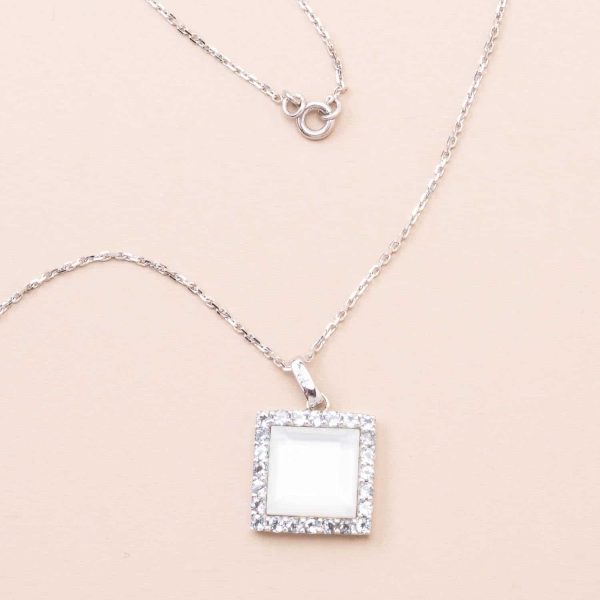 761178_collier_or_blanc_nacre_diamants