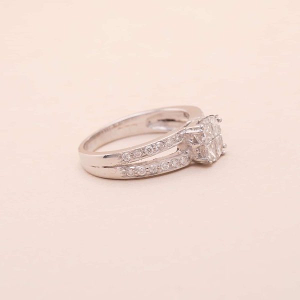 761407_Bague_or blanc_diamants princesse