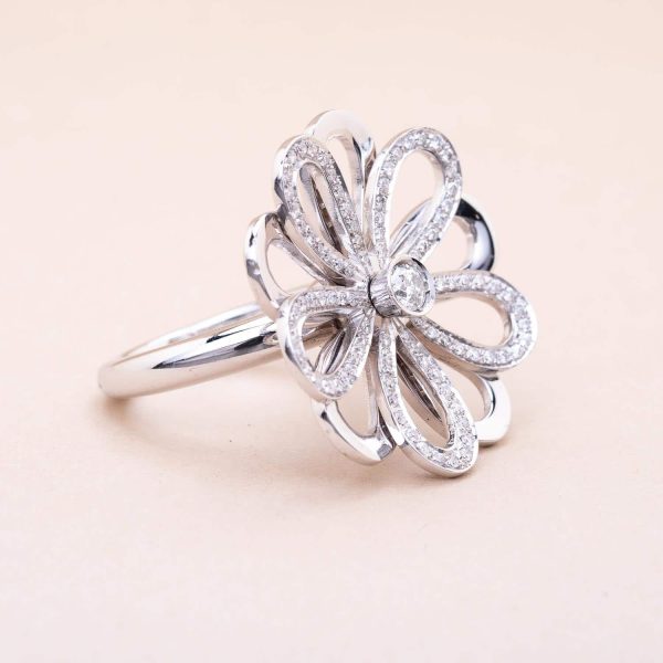 761566_bague_fleur_diamants_or_blanc