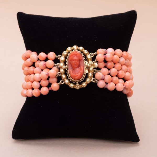 762171_Bracelet_manchette_perles_camée_corail_or