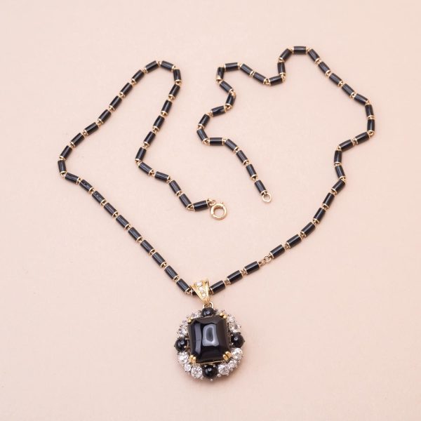 762202_Collier_or_émail_onyx