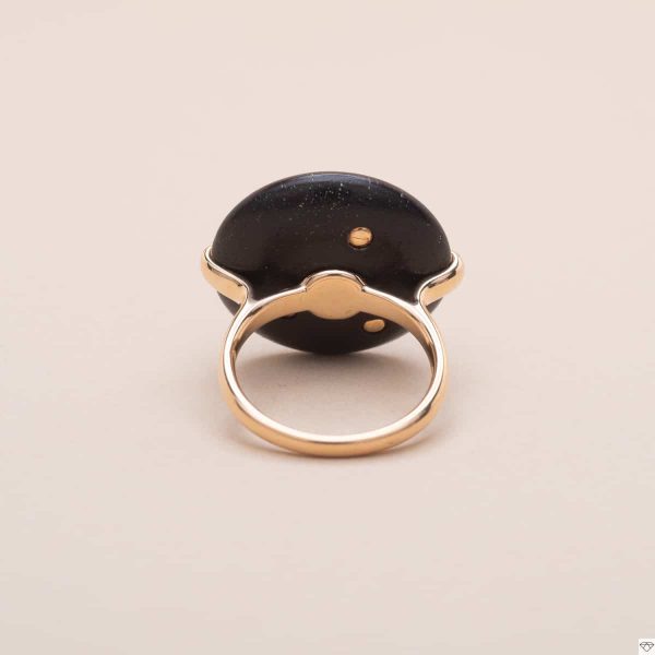 Bague vintage en or rose ornée d'un jeton d'ébène