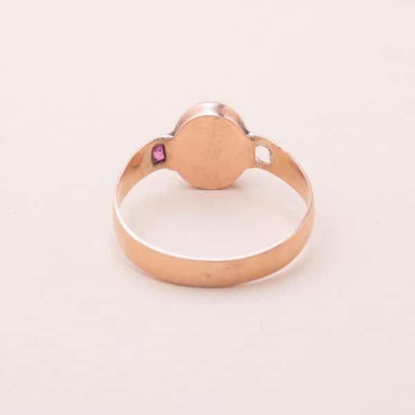 Bague ancienne en or rose et opale