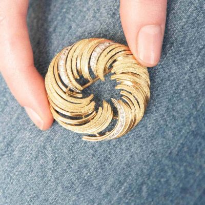 Eleonore Vintage Gold Brooch