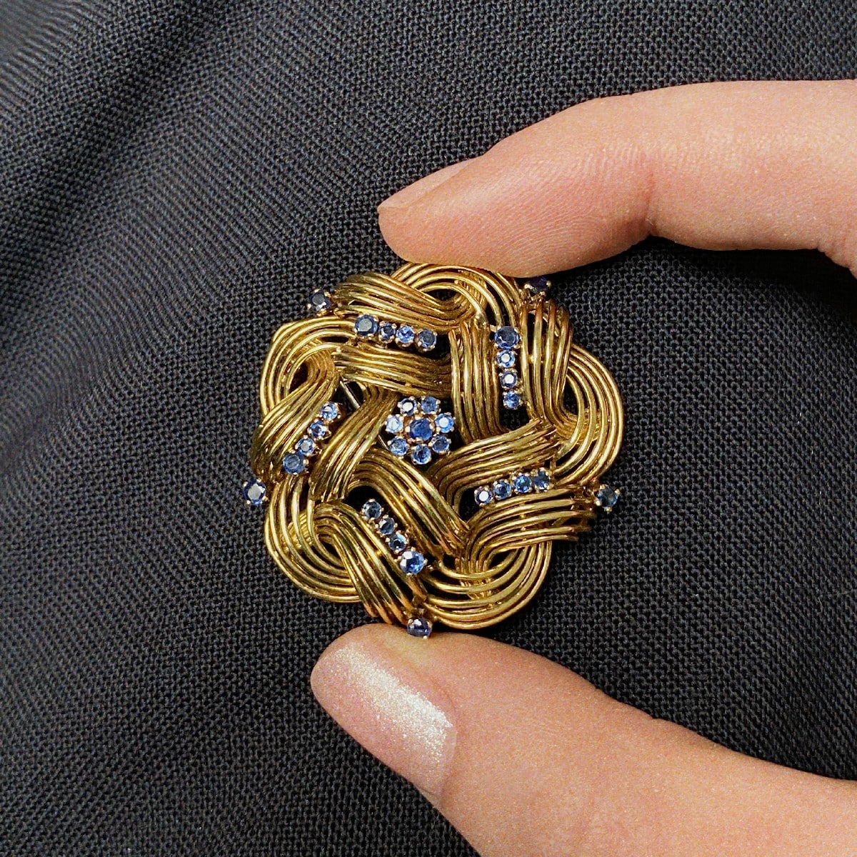 793240-1_bijouxanciensdiamantiques Broche Vintage Rubans Saphirs bijoux vintage
